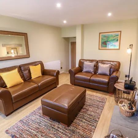 Margaret's * Feetham